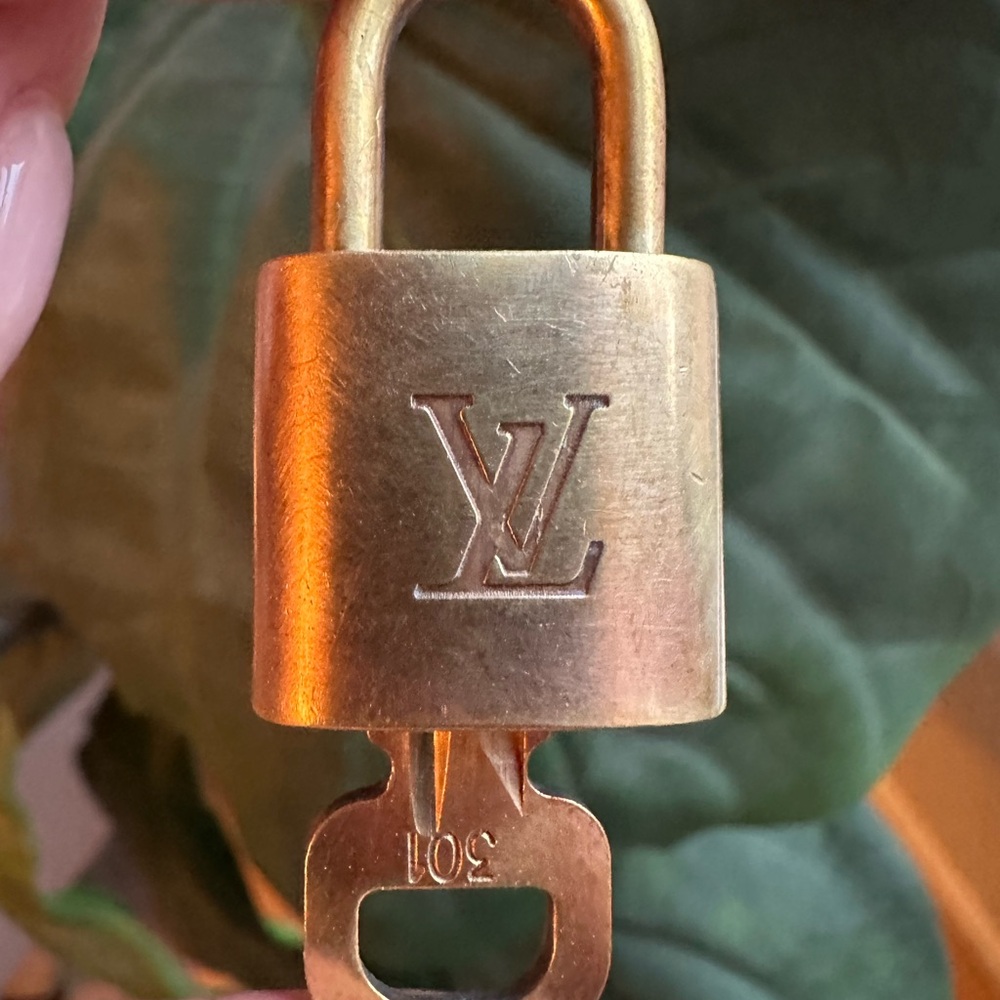 Louis Vuitton Brass Padlock with Key - 301 - Picture 2 of 5